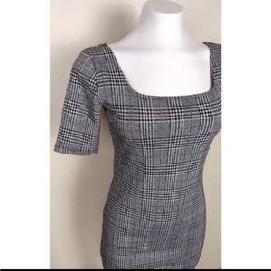 Popular Basics Hound's-tooth Bodycon Midi Dress Stretch Knit Short Sleeve